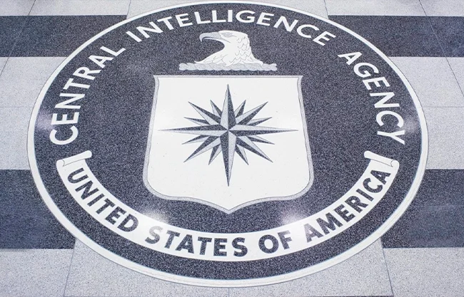 Ex alto funcionario de la CIA es arrestado por el robo de 40 millones de dólares en oro