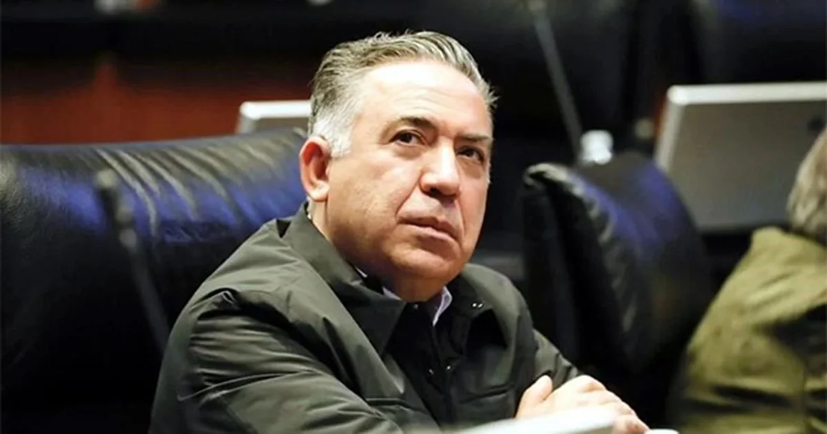 Enrique Inzunza pide licencia indefinida y deja curul en periodo extraordinario