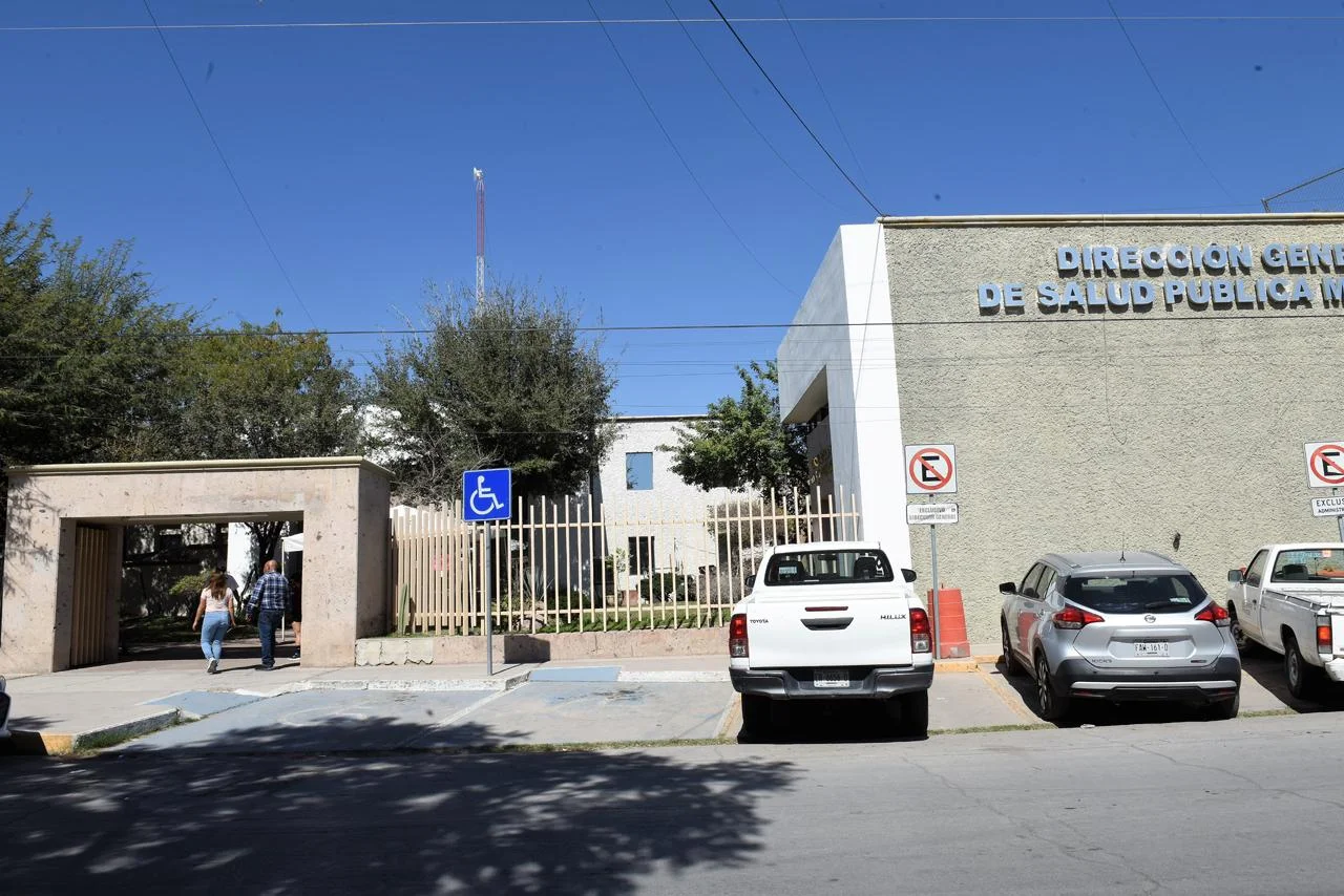 Altas temperaturas en la región: Salud Pública pide prevenir golpes de calor en niños y adultos mayores. Síntomas y recomendaciones clave.
