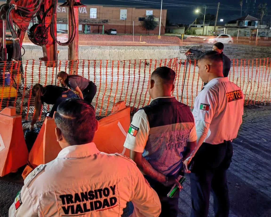 Ciclista muere atropellado en Torreón; dos autos lo impactaron y huyeron. Autoridades investigan el fatal accidente vial.