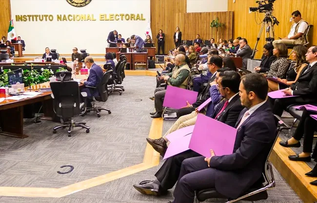 Denuncian despido masivo de más de 100 empleados en el INE sin justificación oficial