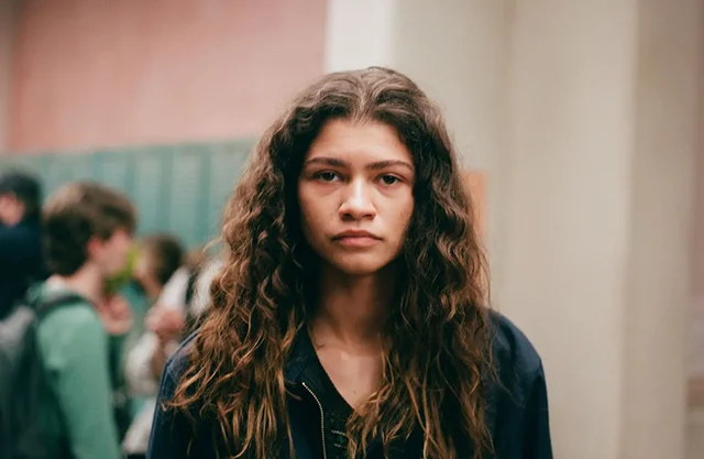 La actriz se despidió de Rue Bennett tras el impactante final de 'Euphoria'. Su reacción emocionó a los fans y reavivó el debate sobre el desenlace de la serie.