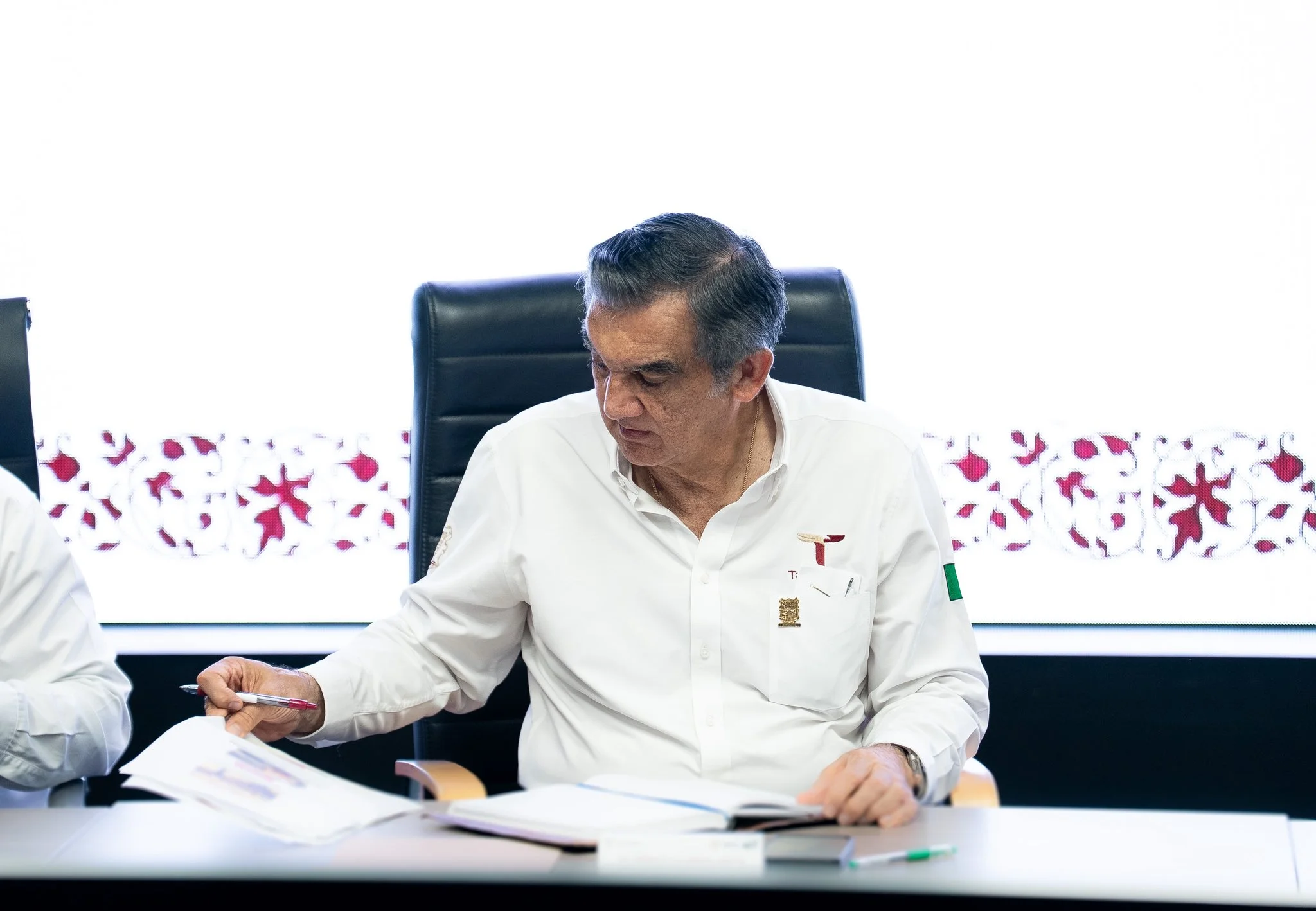 El mandatario estatal fijó postura ante versiones difundidas en medios internacionales y llamó a la responsabilidad en el manejo de la información.