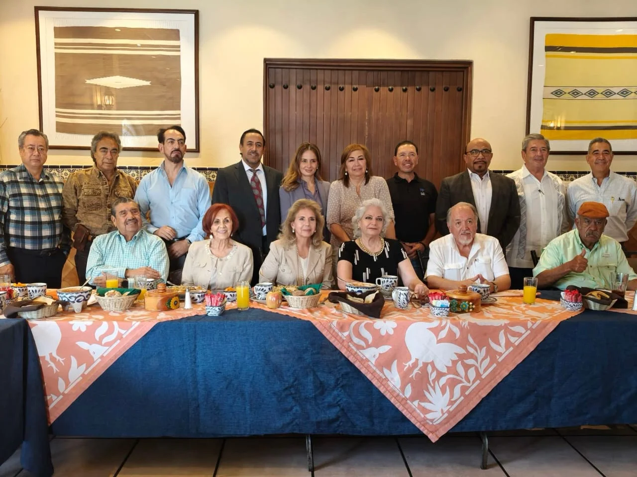 Lucila Ruiz Muzquiz regresa a presidir Ciudades Hermanas de Saltillo, tras elección en asamblea. Su experiencia clave para nuevos proyectos de hermanamiento.