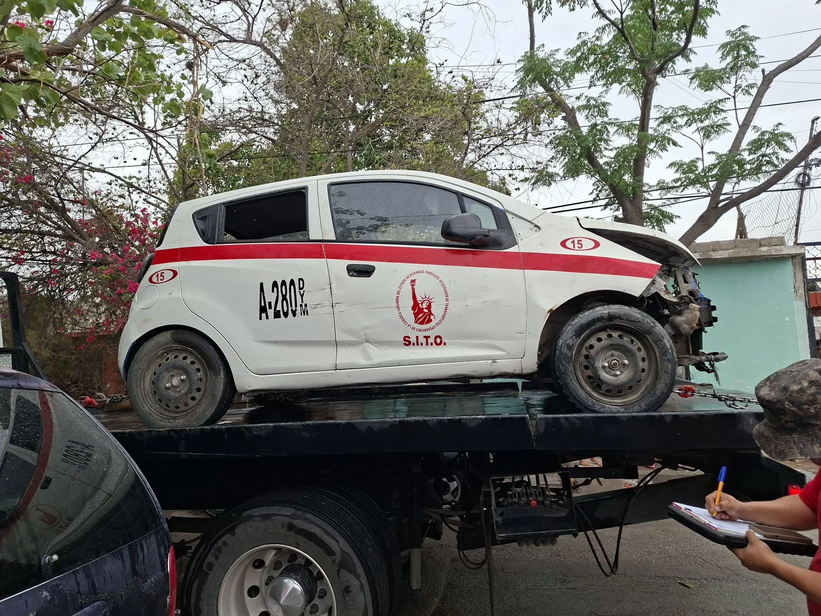 Recuperan vehículo robado tras reporte ciudadano en la colonia Valle Verde