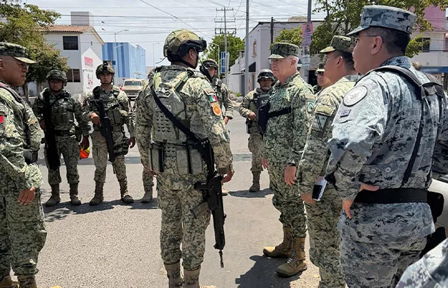 Cúpula de seguridad federal arriba a Sinaloa tras jornada de violencia extrema en Culiacán