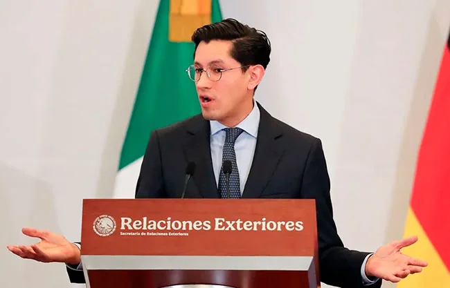 Canciller Roberto Velasco asegura que Ayuso y Álvarez son bienvenidas a México 'de vacaciones'