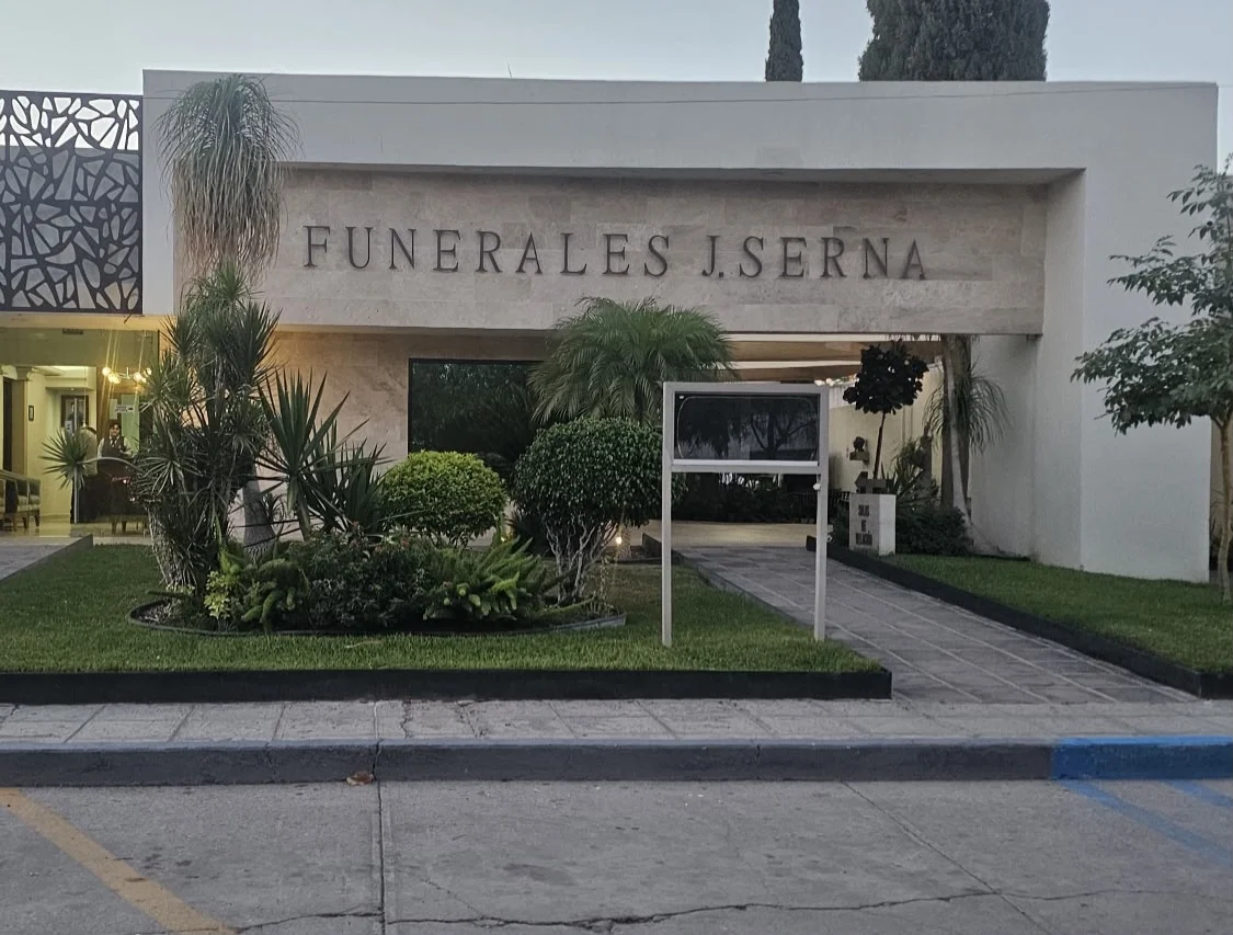Despiden a Román Cepeda en ceremonia privada; anuncian servicios funerarios y misa de cenizas