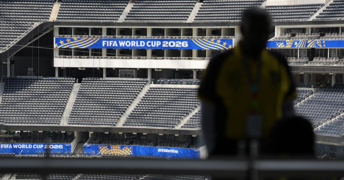 Trabajadores del SoFi Stadium de Los Ángeles van a huelga a una semana del inicio del Mundial