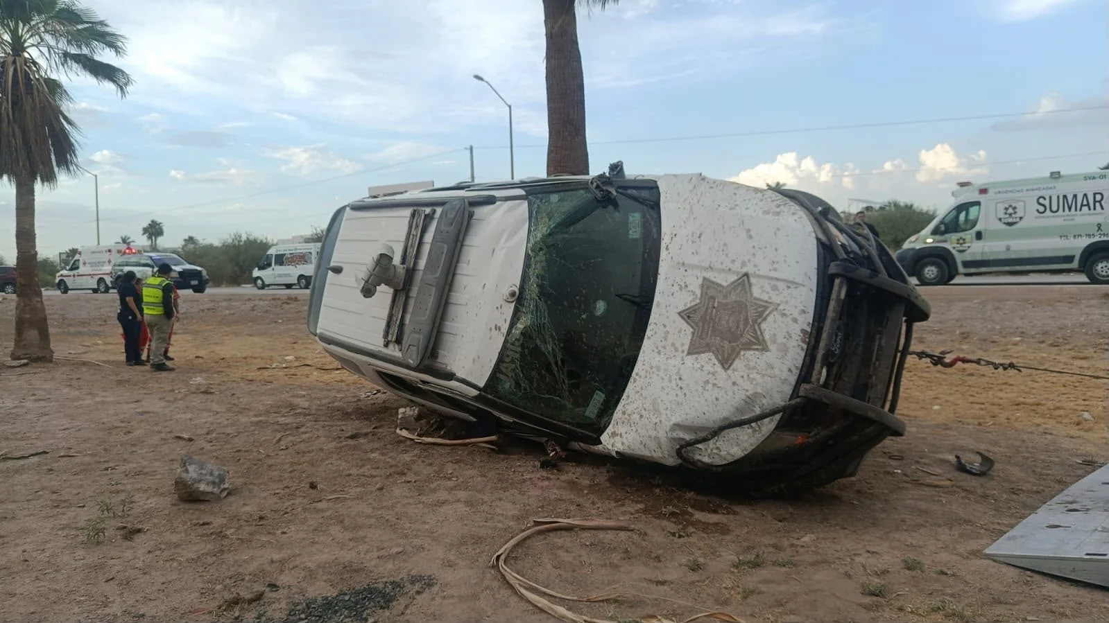 Muere policía tras aparatosa volcadura de patrulla en Torreón