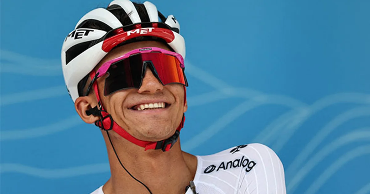 Isaac del Toro regresa tras lesión y firma un sólido debut en el Tour Auvergne-Rhône-Alpes