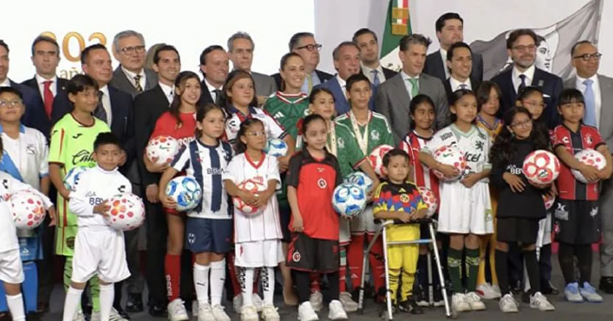 Mikel Arriola, comisionado de la FMF explicó que la propuesta consiste en que los clubes de primera división cuenten con escuelas de futbol