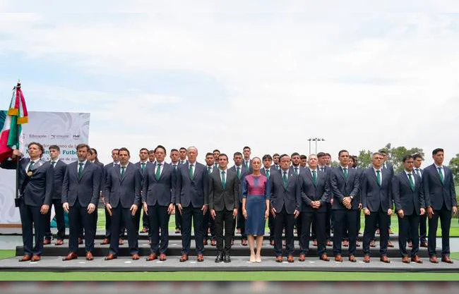 Sheinbaum encabeza abanderamiento de la Selección Mexicana rumbo al Mundial 2026