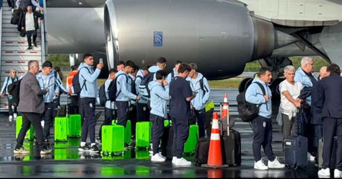 Entre música maya y ovaciones: la selección de Uruguay aterriza en México para el Mundial 2026