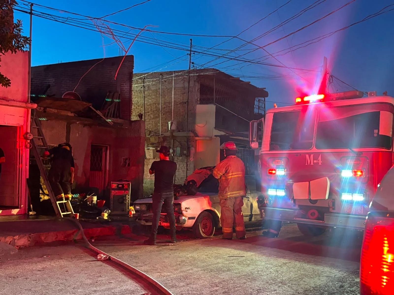 Muere mujer en aparatoso incendio de vivienda en Gómez Palacio
