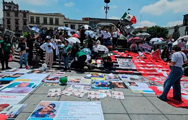 Colectivo de familias desaparecidas visibiliza su lucha en la Plaza Guadalajara durante el  Mundial 2026