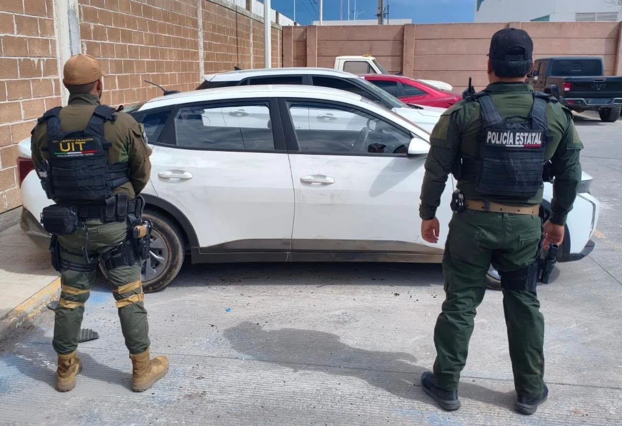 Recuperan en Durango capital vehículo de plataforma robado con violencia en Gómez Palacio