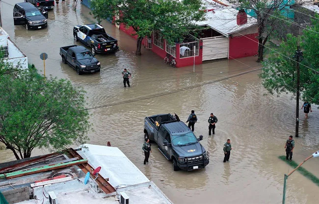 Lluvias causan inundaciones, cierres viales y suspensión de clases en Coahuila