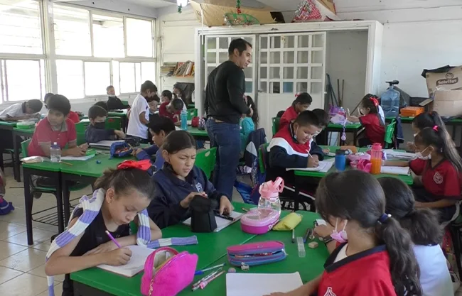 Adelantan salida en escuelas de turno vespertino en Coahuila por partido de México en Mundial