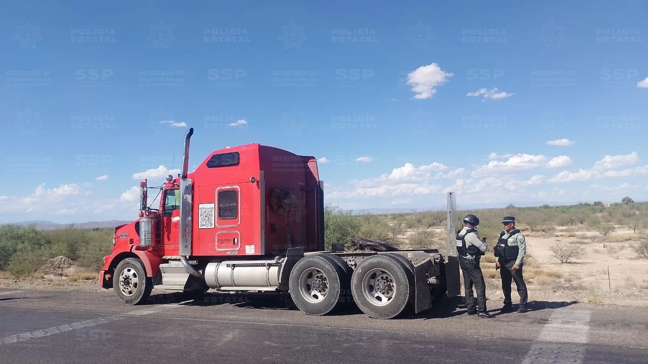DEFENSA y Guardia Nacional recuperan tractocamión con denuncia de robo en carretera Torreón-Jiménez