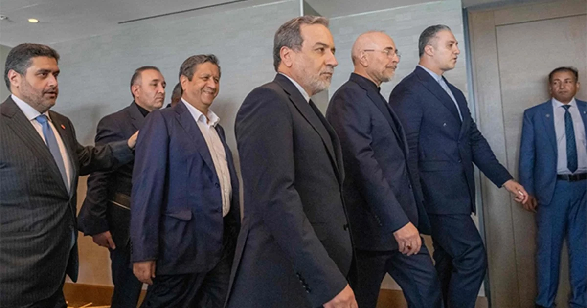 El jefe del equipo negociador iraní rechazó los ultimátums y advirtió que las fuerzas armadas están preparadas para responder