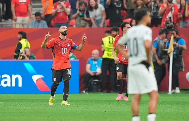 Con tanto incluido de Mohamed Salah, Egipto vino de atrás para vencer 3-1 a Nueva Zelanda en duelo del Grupo G, sector que lidera con 4 unidades
