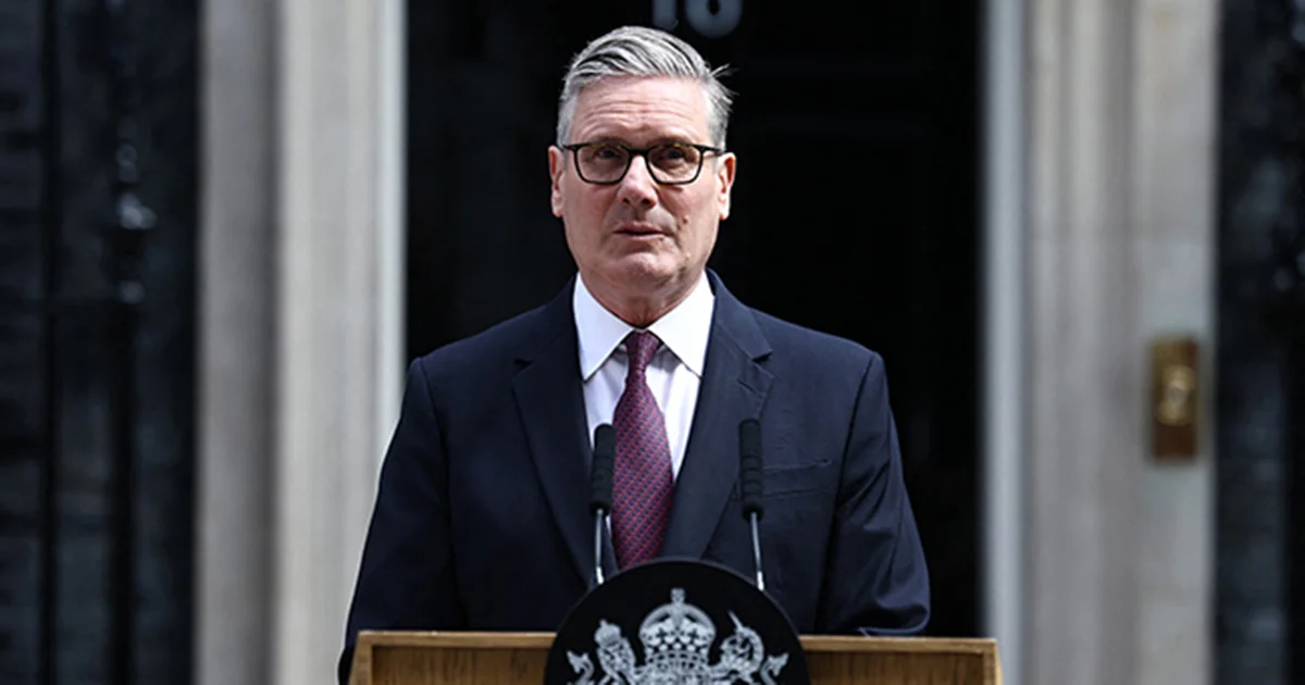 Anuncia Keir Starmer su renuncia como Primer Ministro del Reino Unido