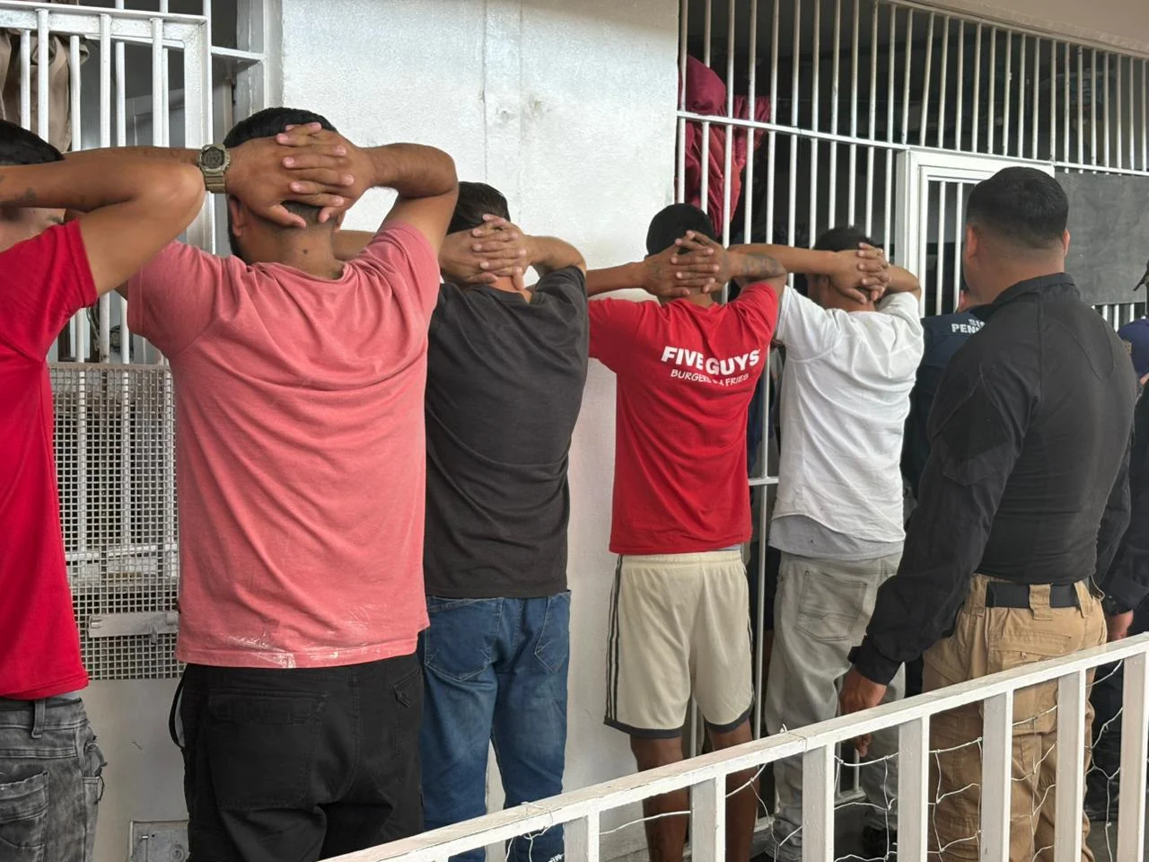 Operativo de revisión preventiva moviliza a cuerpos de seguridad en el CERESO de Durango