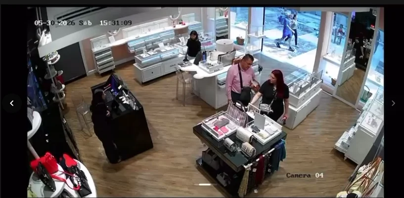 Difunden video de presunto robo en tienda de centro comercial de Torreón