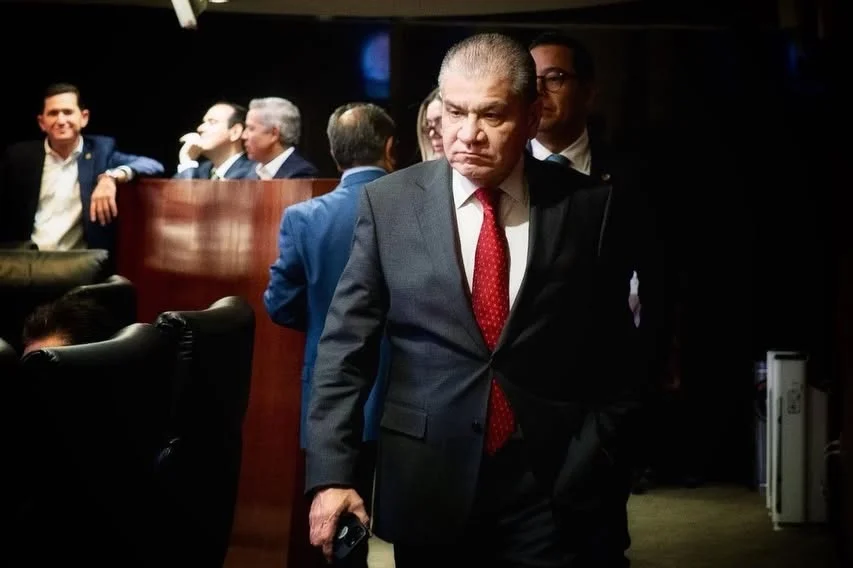 Congreso de Coahuila designa a Miguel Ángel Riquelme como nuevo alcalde de Torreón tras fallecimiento de Román Cepeda.