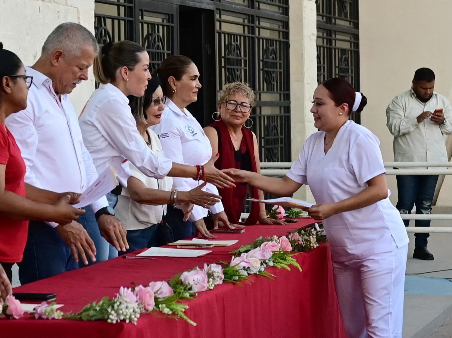 Concluyen 52 estudiantes curso de Auxiliar de Enfermería Geriátrica impulsado por el PRI Torreón