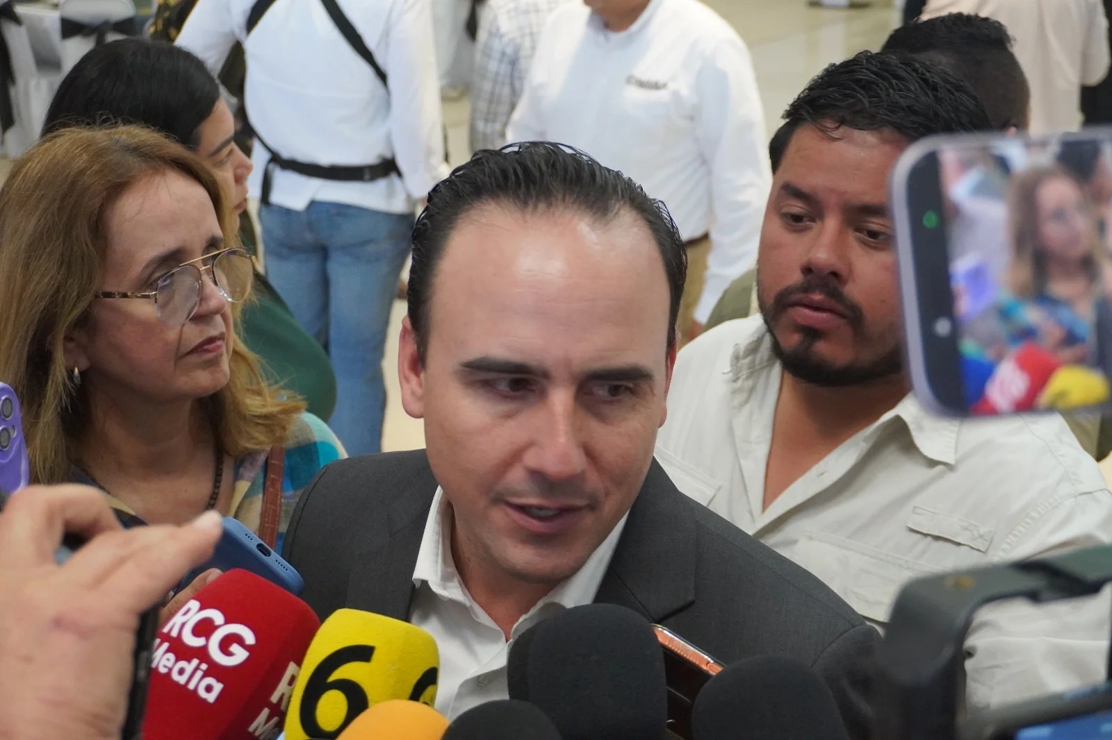 Gobierno de Coahuila retoma modernización del transporte en Torreón, pero descarta el Metrobús. Se revisarán bases del proyecto anterior.