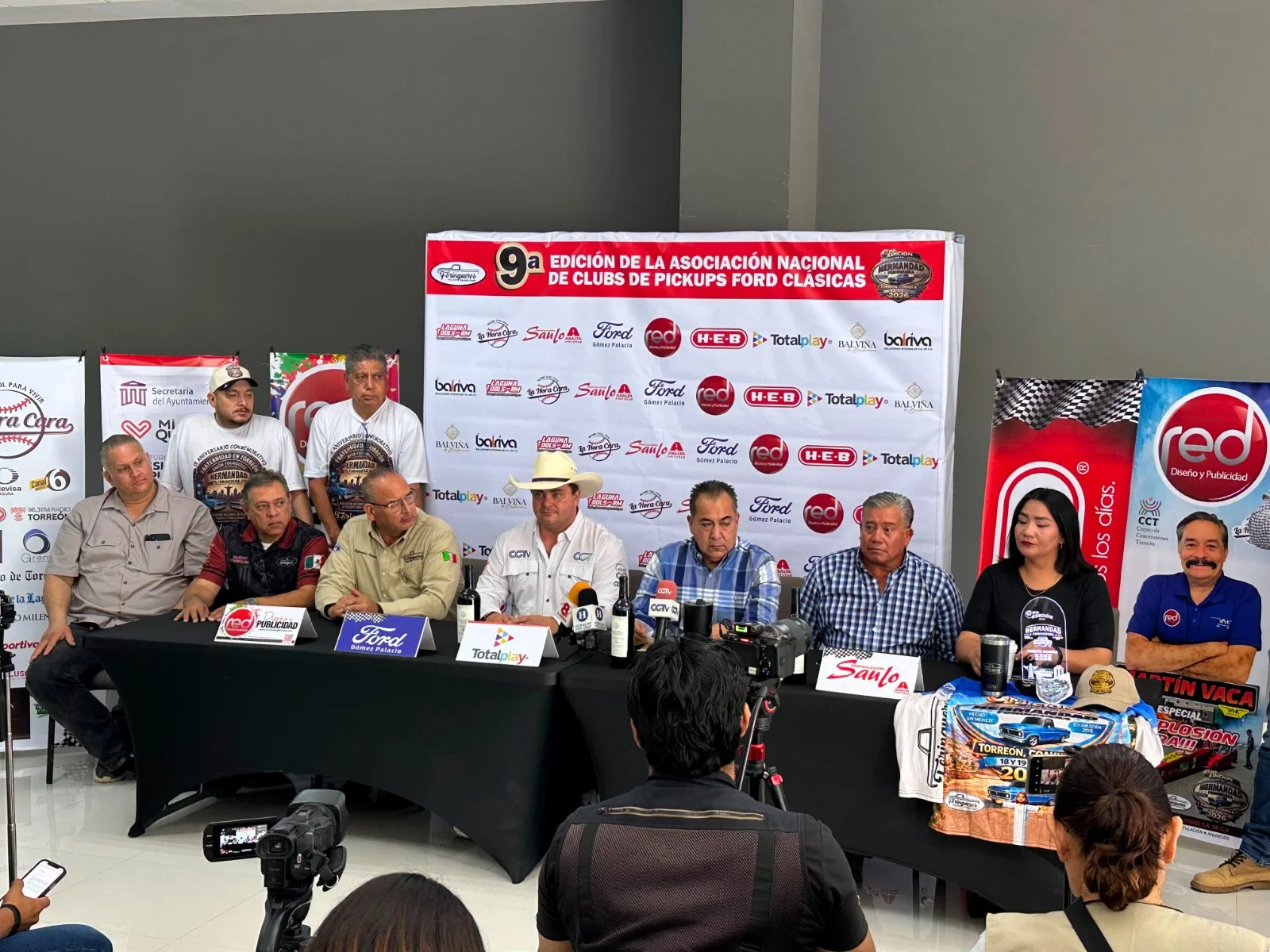 Torreón recibirá más de 700 pickups Ford clásicas en la Hermandad Foringuera 2026