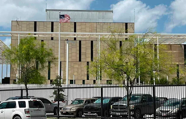 Una mujer identificada como Yahaira Judith "C", de 33 años de edad, fue detenida en las instalaciones del Consulado de Estados Unidos en Matamoros, luego de que presuntamente presentara documentación apócrifa durante su entrevista para obtener una visa láser