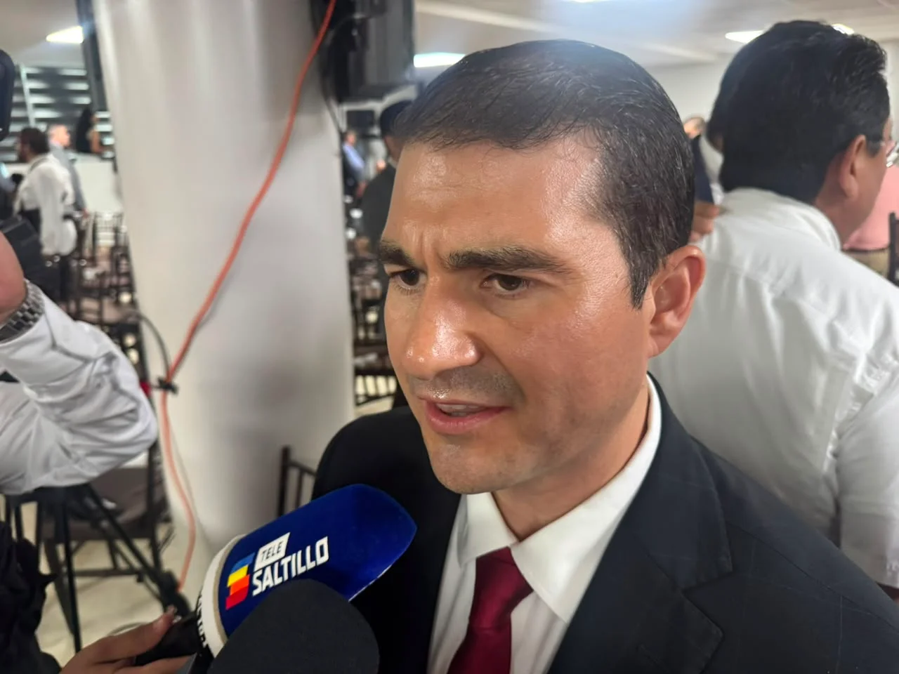 Miguel Ángel Riquelme asume la alcaldía de Torreón con respaldo estatal. Experiencia y gestión clave para los retos del municipio.
