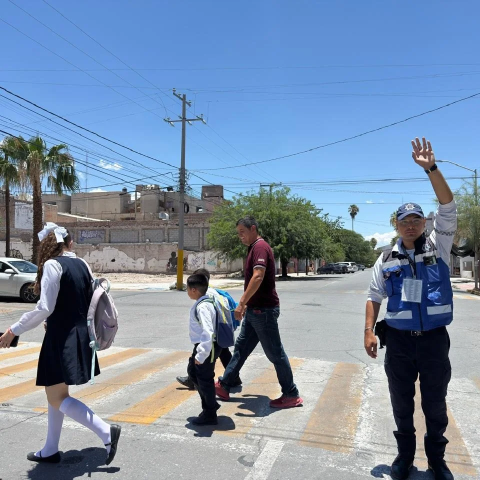 Refuerzan operativos viales por graduaciones en Torreón