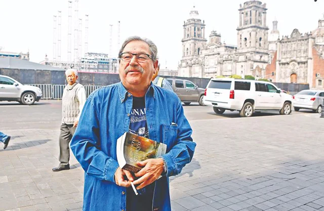 Piden apoyo para Paco Ignacio Taibo II ante caso de homofobia en el Fondo de Cultura Económica