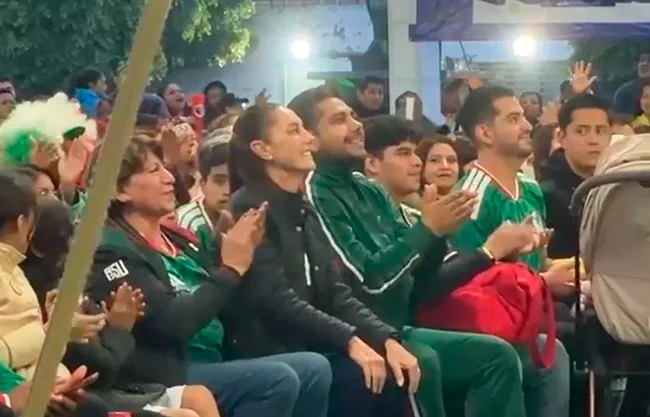 Tras la derrota de México ante Inglaterra, la Presidenta Claudia Sheinbaum expresó un mensaje de ánimo a la afición y a la Selección Mexicana, al señalar que "a veces se gana y a veces se aprende", y que lo importante es seguir adelante con orgullo