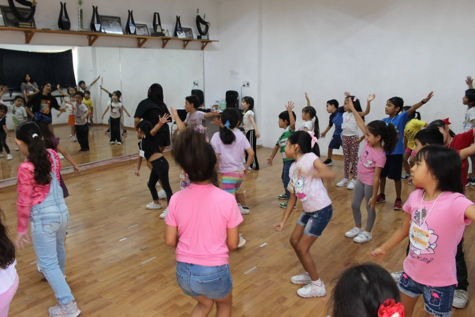 IMCE prepara un verano con talleres, arte y cultura para niñas, niños y adolescentes en Torreón