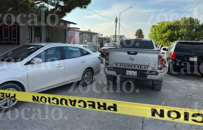 Un hombre de Ciudad de México es buscado por las autoridades, tras asesinar a su ex pareja al interior de su casa en la colonia Santa Bárbara.