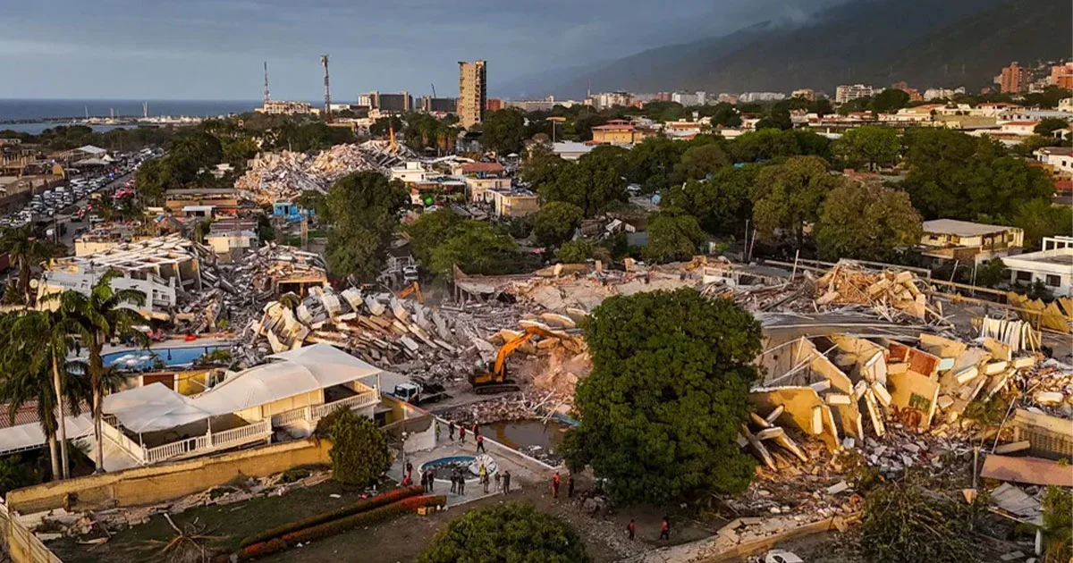 Realizaron una cirugía de urgencia en un hospital de campaña instalado en Venezuela, donde logró salvar la vida de un soldado durante las labores de apoyo tras los terremotos.
