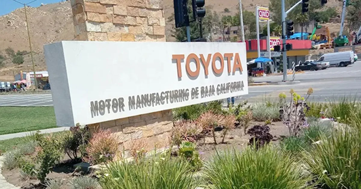 El presidente Trump recibió con gusto el anuncio de que Toyota trasladará su planta en Baja California a Texas