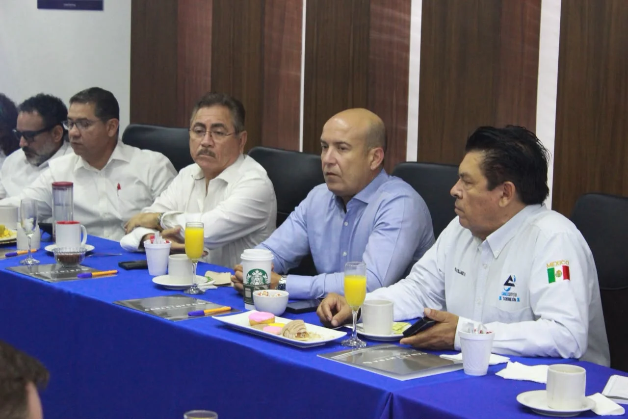 Canacintra Torreón alerta sobre fraude en altas patronales del IMSS que afecta a empresas.