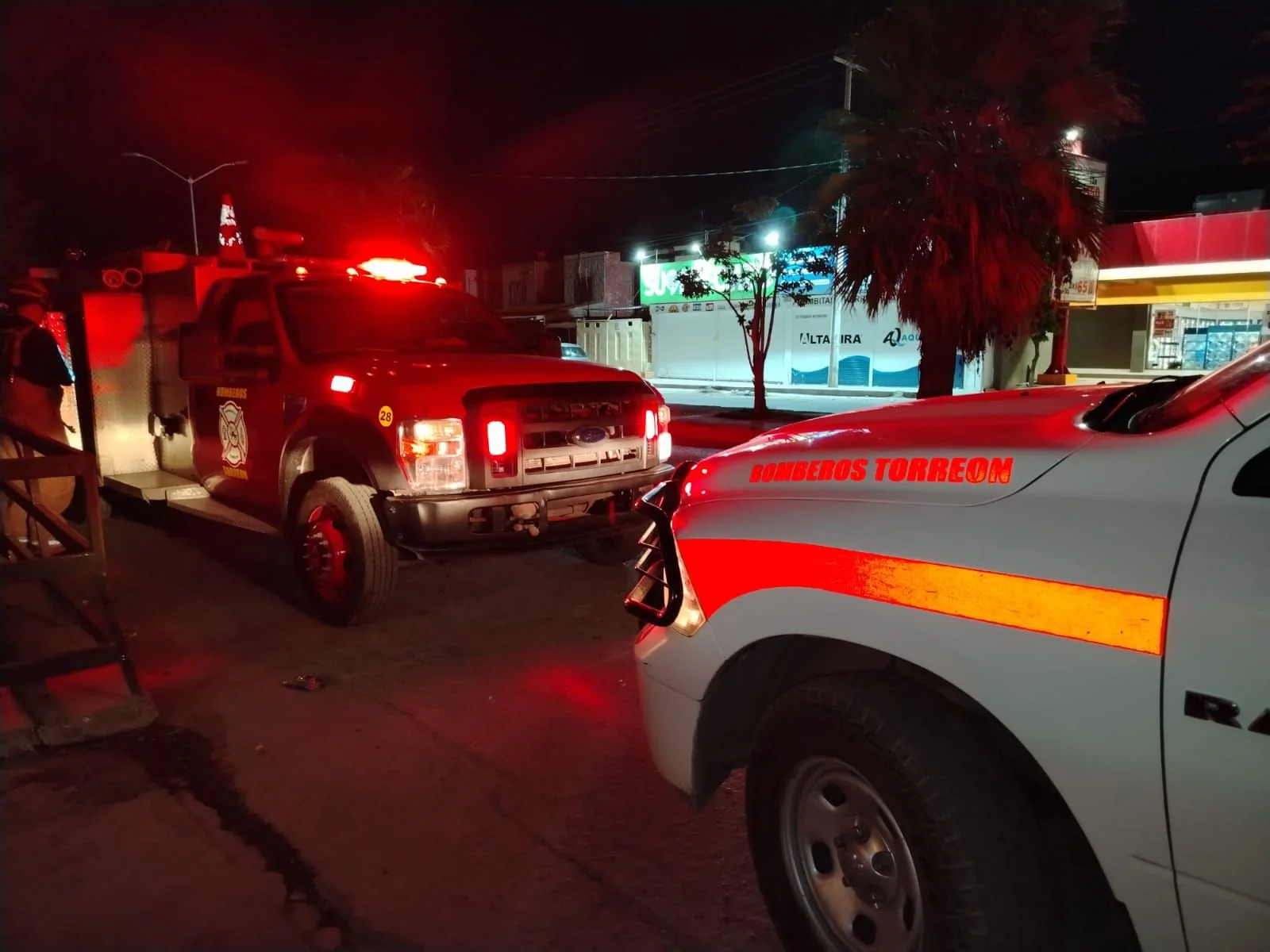 Incendio en local de comida moviliza a Bomberos de Torreón