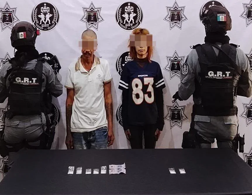 Grupo Reacción Torreón detiene a dos personas con siete dosis de cristal