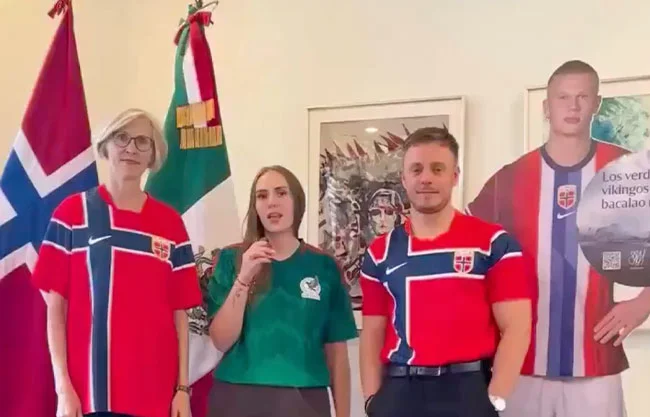 Con remo vikingo y playeras cruzadas, noruegos y mexicanos celebraron juntos rumbo al duelo entre ambas selecciones.