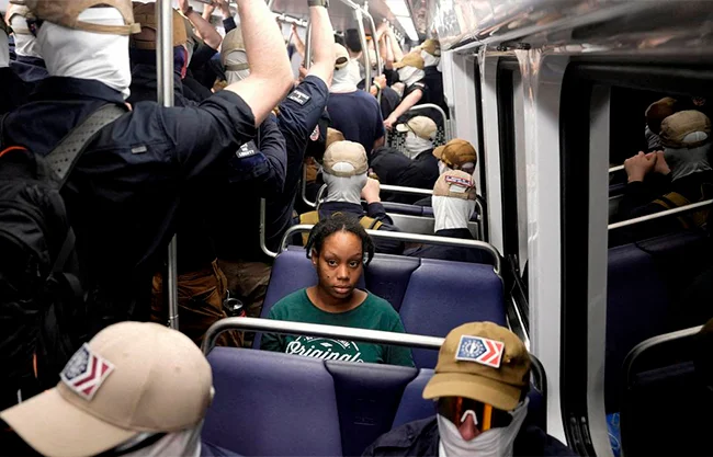 Roswell Encina, jefe de la Sociedad Histórica del Capitolio, también sufrió la intimidación del grupo supremacista en el metro junto a Bernita