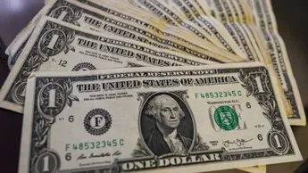 El peso mexicano arranca con el pie derecho este viernes 10 de julio, cotizando por debajo de los 17.50 pesos por dólar.