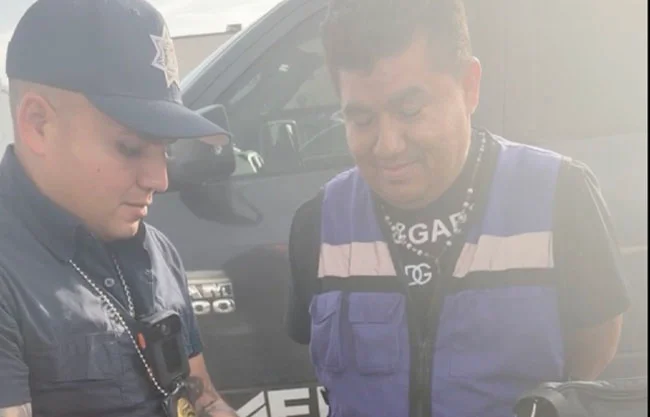 El mismo ex candidato a diputado local  transmitió en vivo el momento en que falló la prueba del alcoholímetro y quedó detenido.