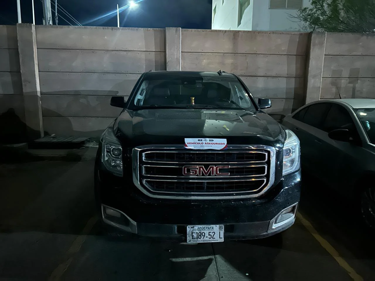 Recuperan en Durango camioneta de lujo con reporte de robo en Estados Unidos